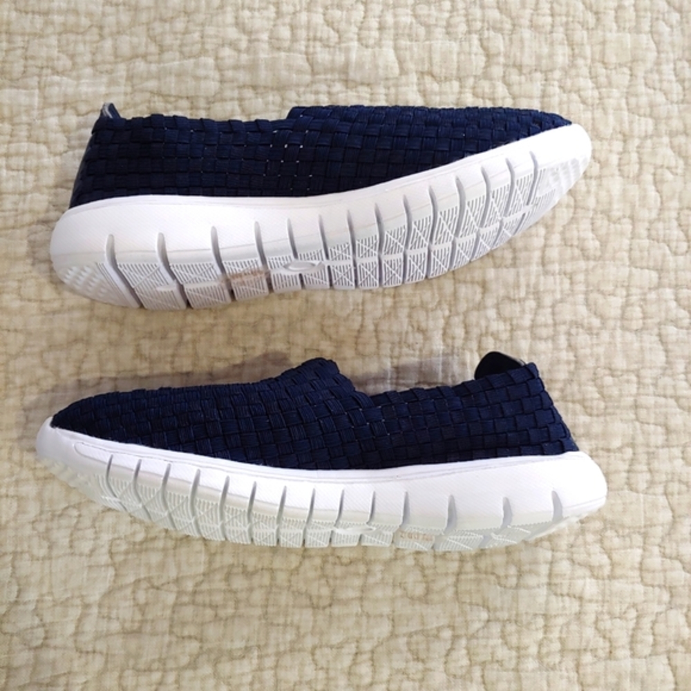 OI Sport Basket Weave Slip-On, Size 7, Navy Blue